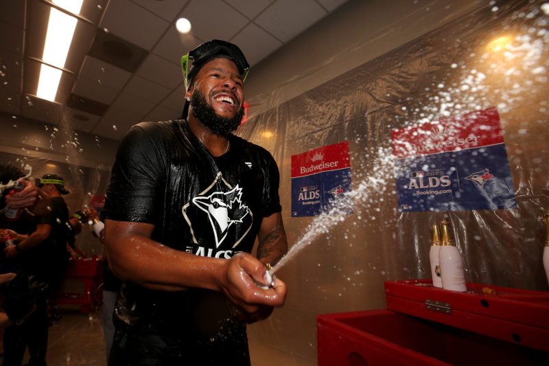 Blue Jays star pokes fun with ‘Yankees lose’ chant, to Big Papi’s delight
